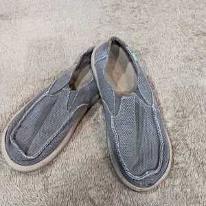 Sanuk slip on mens shoes